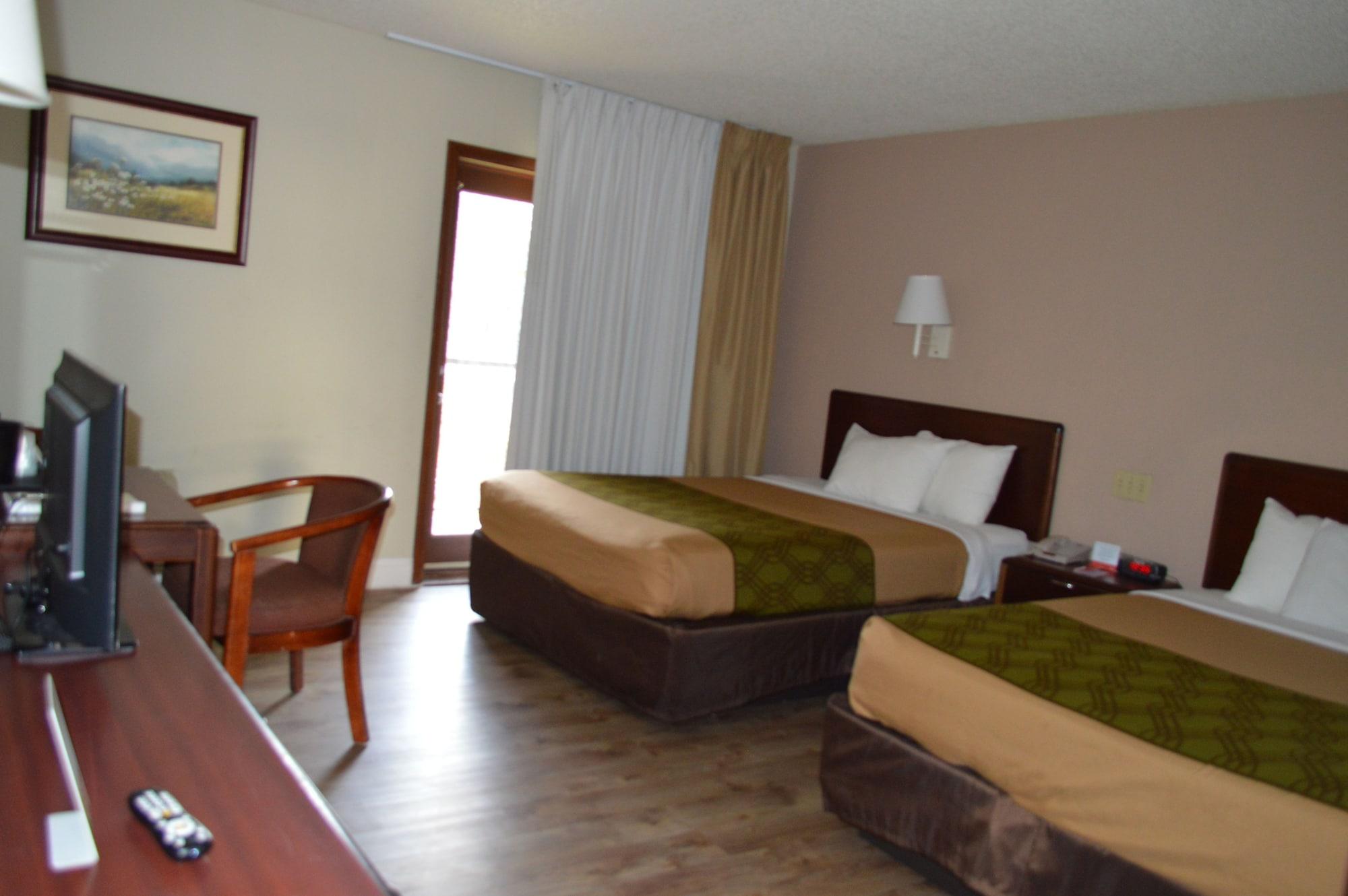 Econo Lodge Inn & Suites On The River Гетлинбург Екстериор снимка