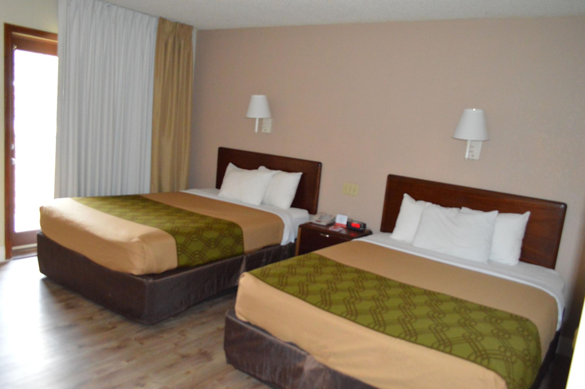 Econo Lodge Inn & Suites On The River Гетлинбург Екстериор снимка