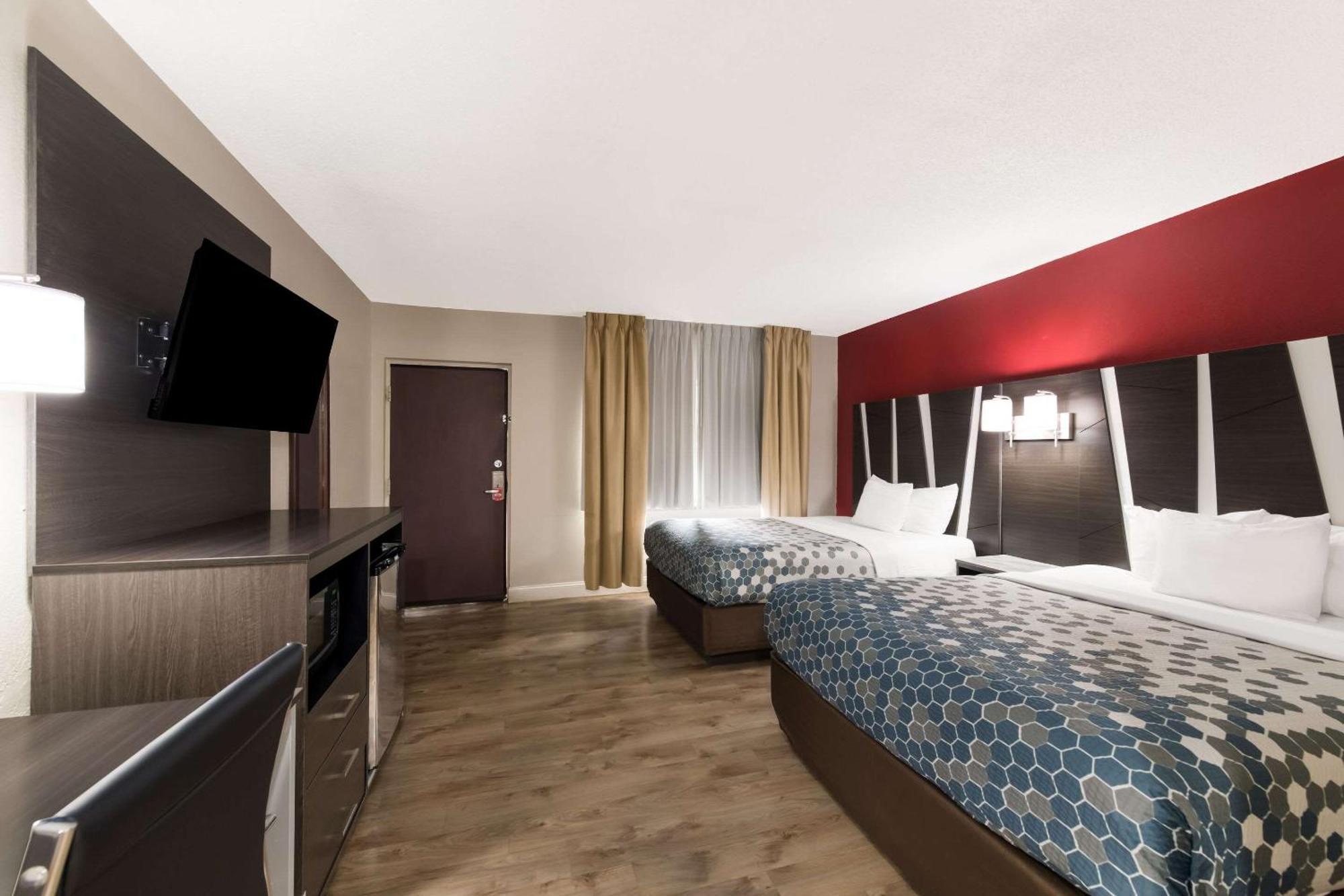 Econo Lodge Inn & Suites On The River Гетлинбург Екстериор снимка