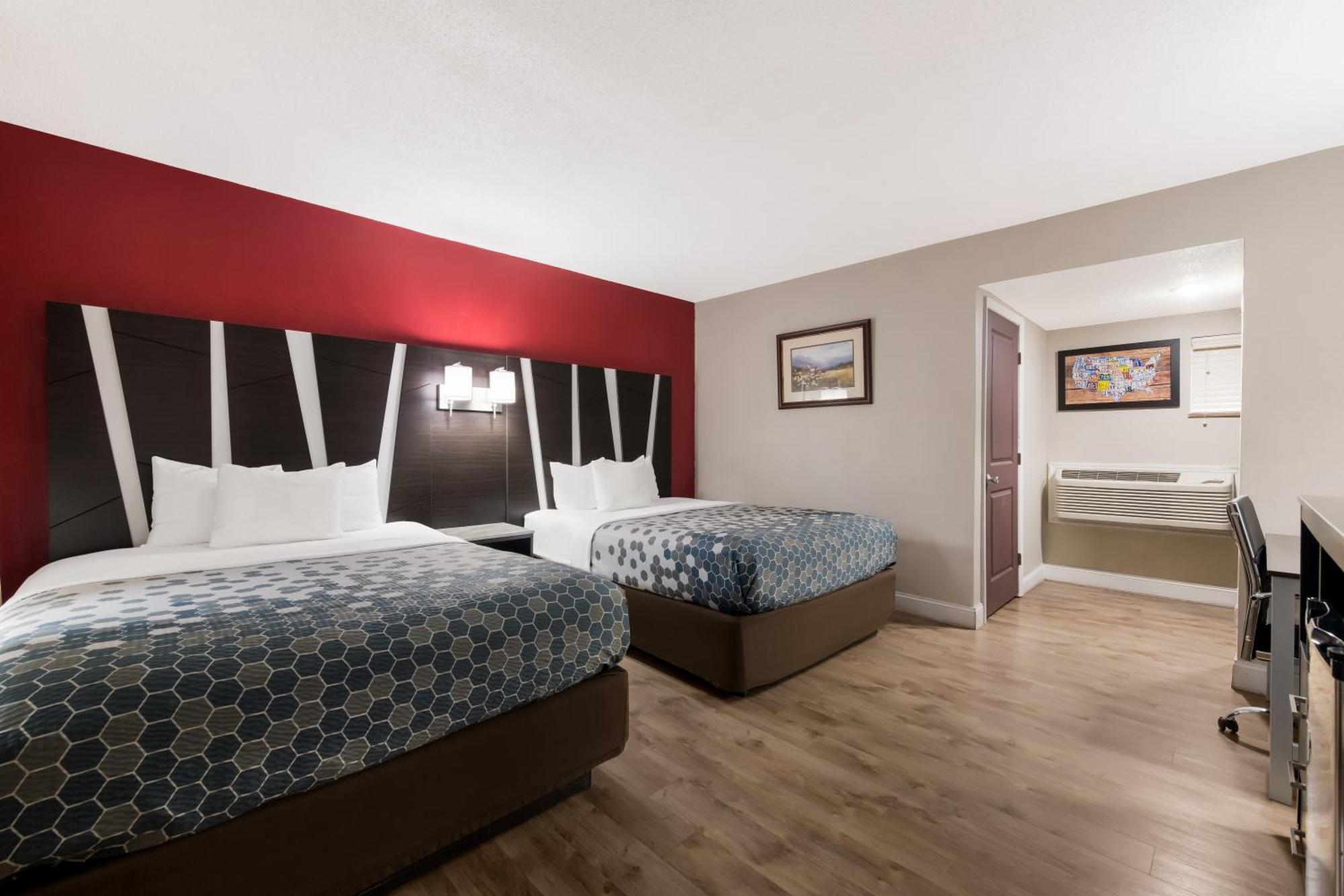Econo Lodge Inn & Suites On The River Гетлинбург Екстериор снимка